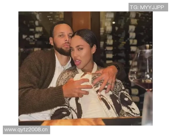 美媒分享库里一家六口温馨聚餐瞬间时光荏苒令人感慨不已 美媒分享库里一家六口温馨聚餐瞬间时光荏苒令人感慨不已