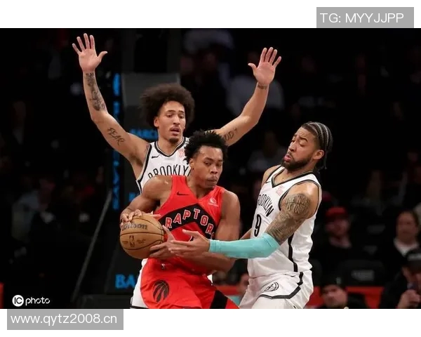 克拉克斯顿今日表现出色11投8中贡献19分7篮板5助攻3盖帽助球队获胜