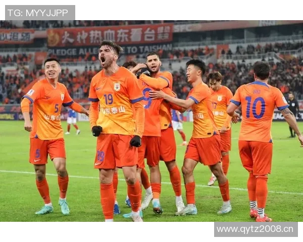 泰山队外援马德鲁加与泽卡共赏济南夜景尽显美丽风光