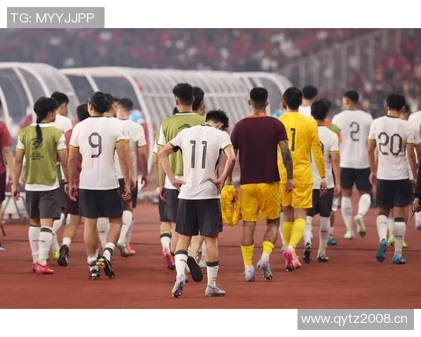 媒体人分享U22国足谢场视频见证胜利球队在雄起声中感动离场 媒体人分享U22国足谢场视频见证胜利球队在雄起声中感动离场