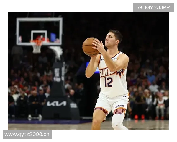 吉莱斯皮称赞布克场上威慑力强大自信出手是我唯一的要求