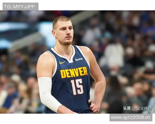 约基奇底线运球转身秀技艺精妙甩传助攻令人惊叹